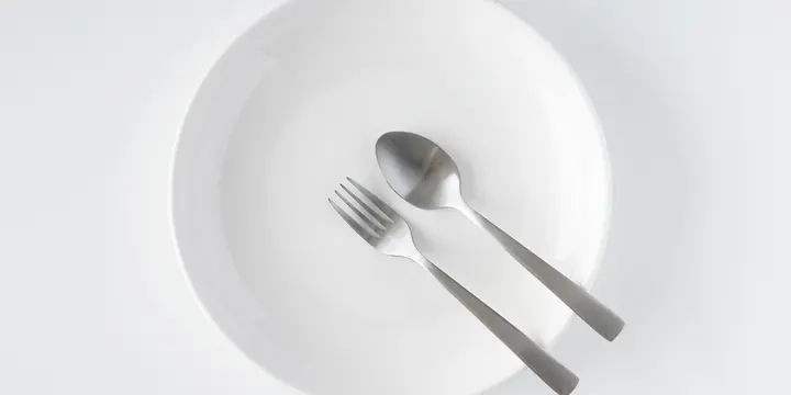 白と黒のスプーン